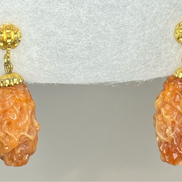 Morel Insipred Vintage Plastic Clip-On Earrings - Picture 5 of 9